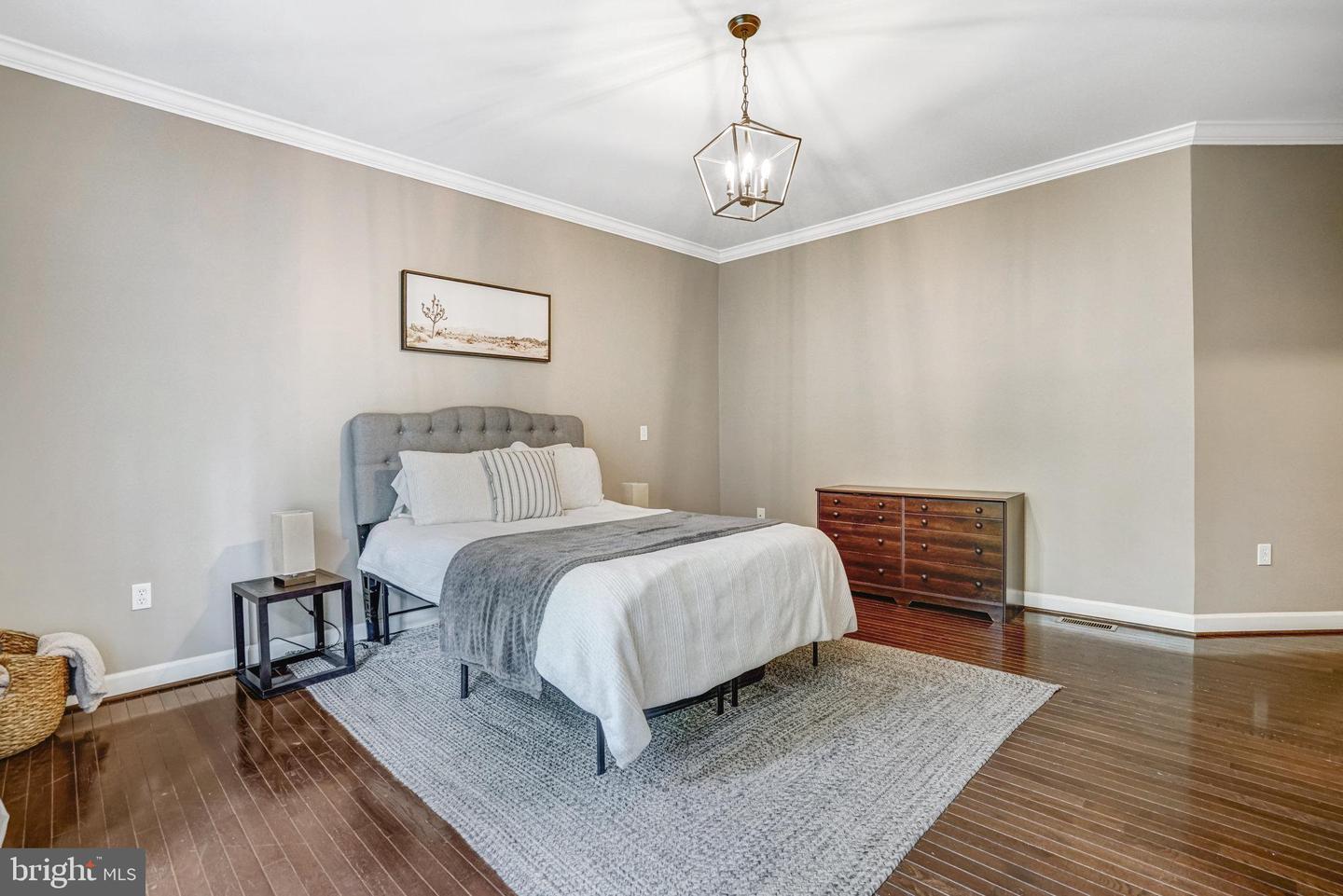 5712 GLENMULLEN PL, ALEXANDRIA, Virginia 22303, 5 Bedrooms Bedrooms, ,3 BathroomsBathrooms,Residential,For sale,5712 GLENMULLEN PL,VAFX2235740 MLS # VAFX2235740