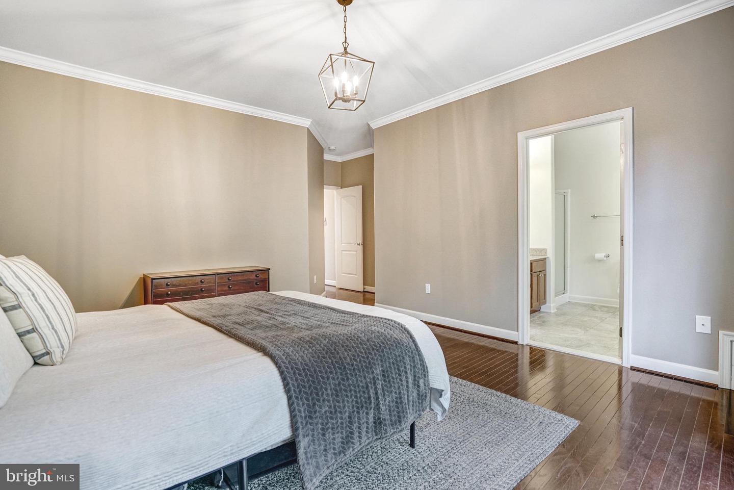 5712 GLENMULLEN PL, ALEXANDRIA, Virginia 22303, 5 Bedrooms Bedrooms, ,3 BathroomsBathrooms,Residential,For sale,5712 GLENMULLEN PL,VAFX2235740 MLS # VAFX2235740