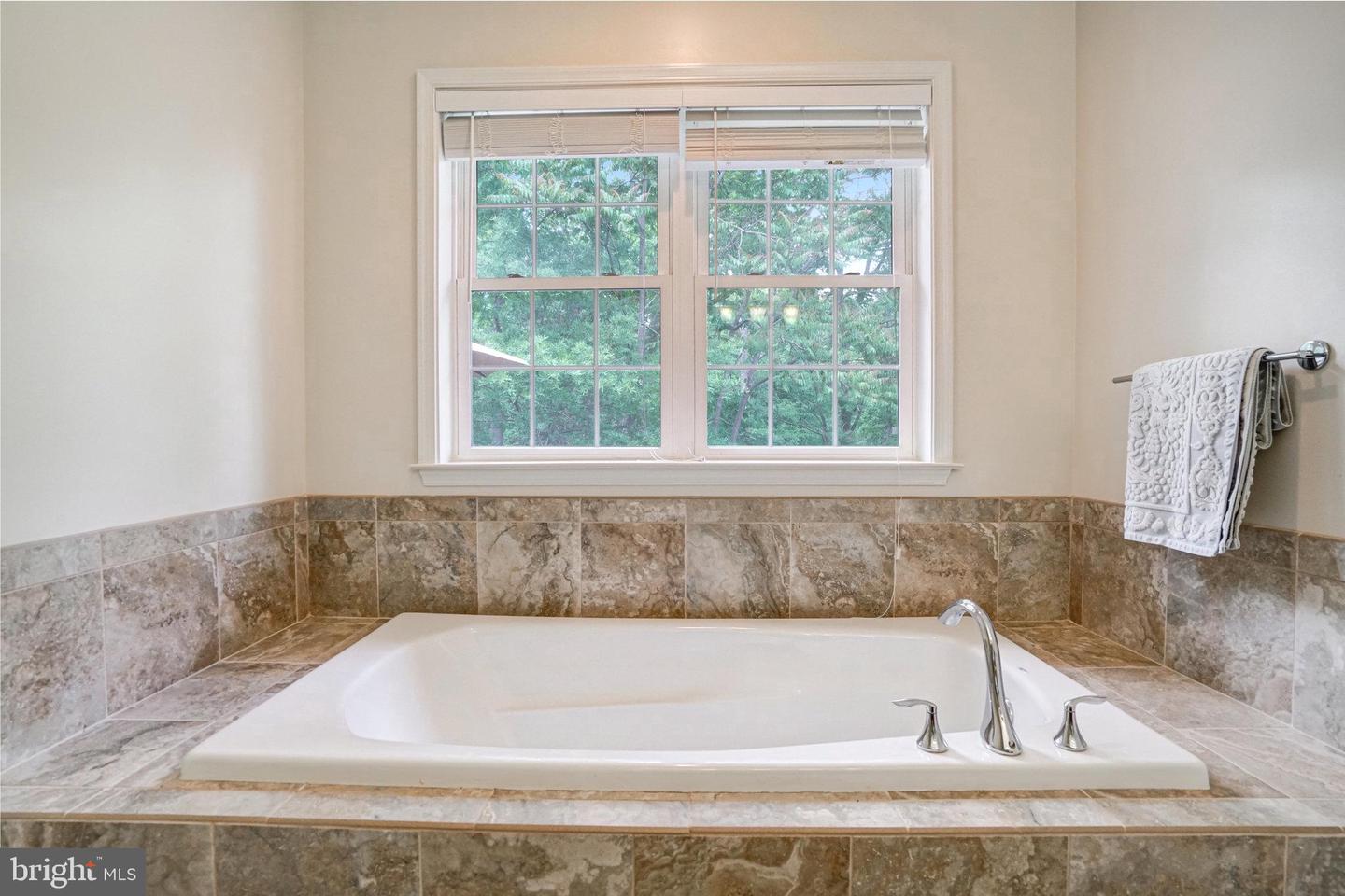 5712 GLENMULLEN PL, ALEXANDRIA, Virginia 22303, 5 Bedrooms Bedrooms, ,3 BathroomsBathrooms,Residential,For sale,5712 GLENMULLEN PL,VAFX2235740 MLS # VAFX2235740