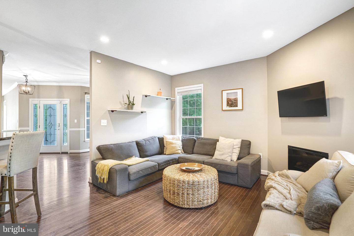 5712 GLENMULLEN PL, ALEXANDRIA, Virginia 22303, 5 Bedrooms Bedrooms, ,3 BathroomsBathrooms,Residential,For sale,5712 GLENMULLEN PL,VAFX2235740 MLS # VAFX2235740