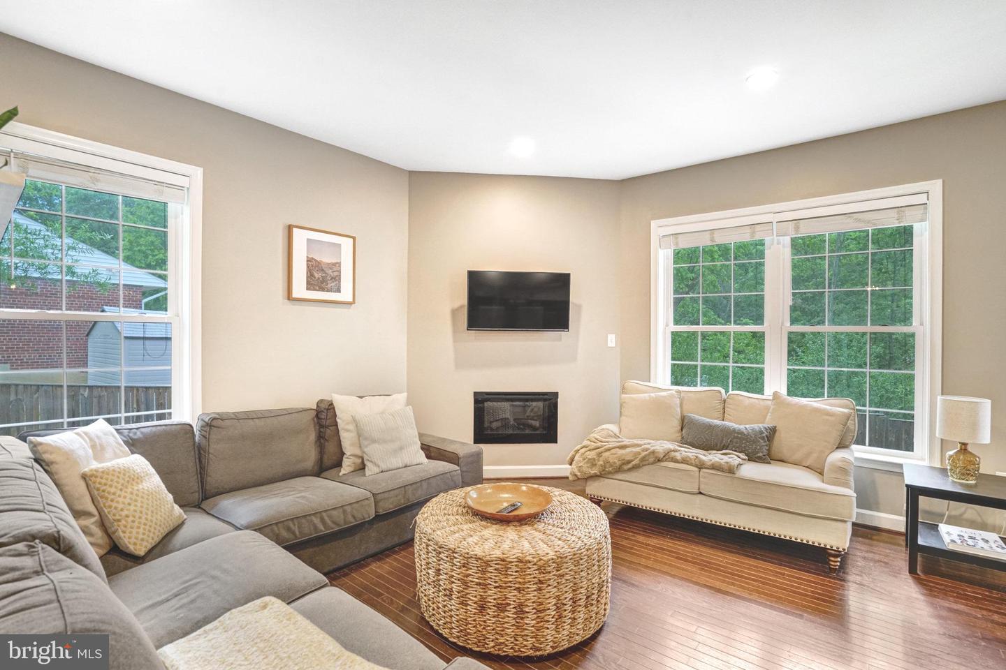 5712 GLENMULLEN PL, ALEXANDRIA, Virginia 22303, 5 Bedrooms Bedrooms, ,3 BathroomsBathrooms,Residential,For sale,5712 GLENMULLEN PL,VAFX2235740 MLS # VAFX2235740