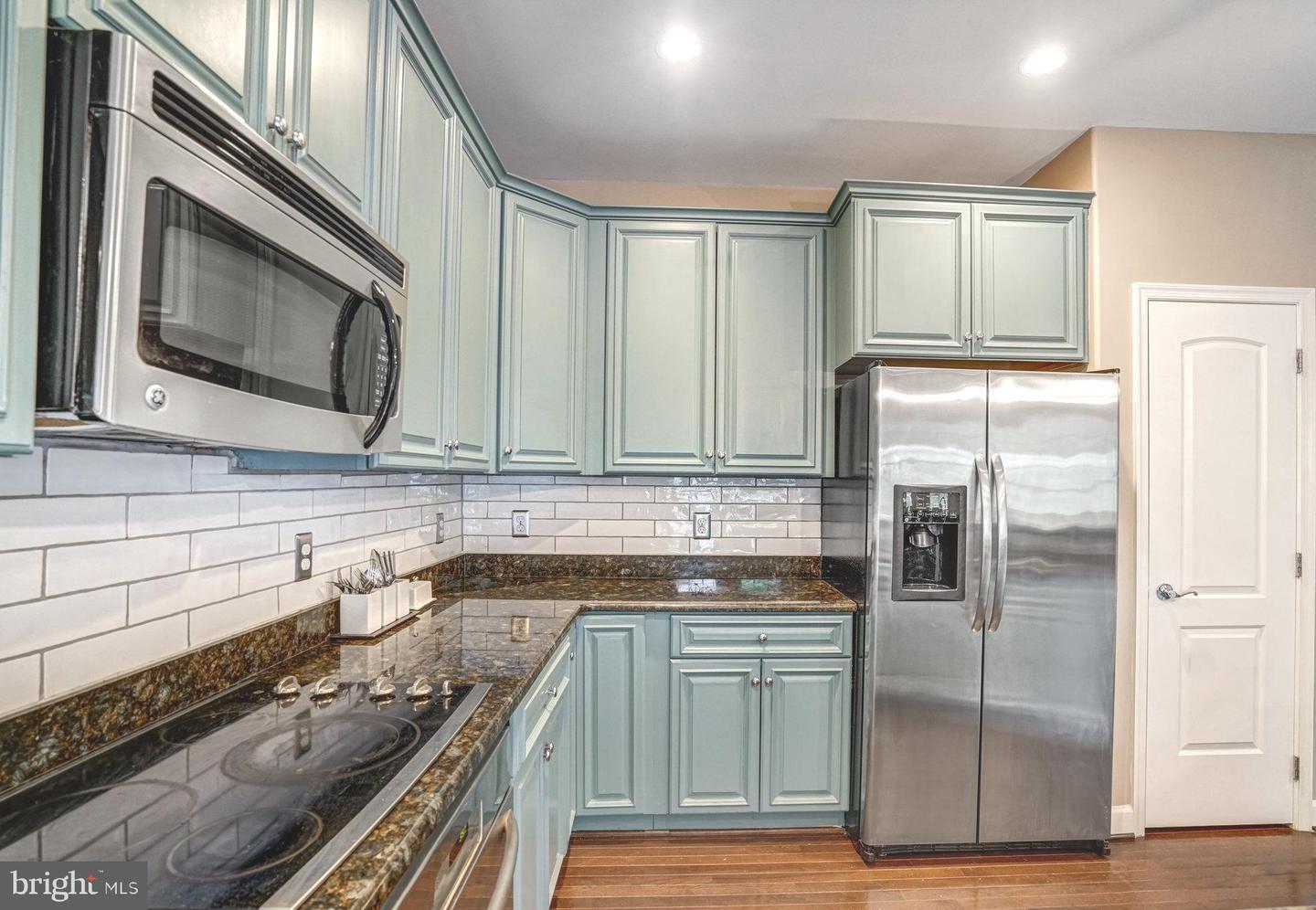 5712 GLENMULLEN PL, ALEXANDRIA, Virginia 22303, 5 Bedrooms Bedrooms, ,3 BathroomsBathrooms,Residential,For sale,5712 GLENMULLEN PL,VAFX2235740 MLS # VAFX2235740