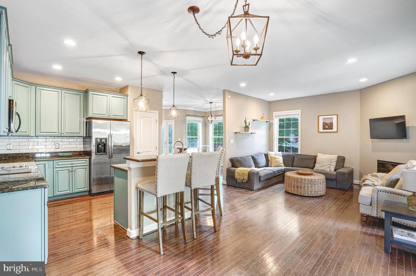 5712 GLENMULLEN PL, ALEXANDRIA, Virginia 22303, 5 Bedrooms Bedrooms, ,3 BathroomsBathrooms,Residential,For sale,5712 GLENMULLEN PL,VAFX2235740 MLS # VAFX2235740