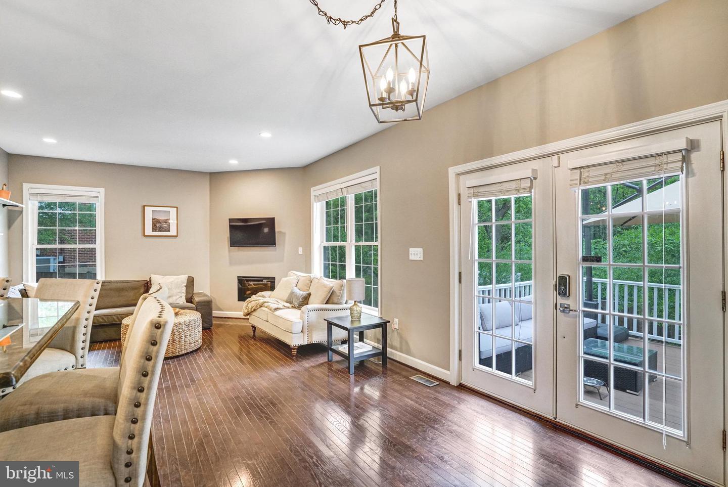 5712 GLENMULLEN PL, ALEXANDRIA, Virginia 22303, 5 Bedrooms Bedrooms, ,3 BathroomsBathrooms,Residential,For sale,5712 GLENMULLEN PL,VAFX2235740 MLS # VAFX2235740