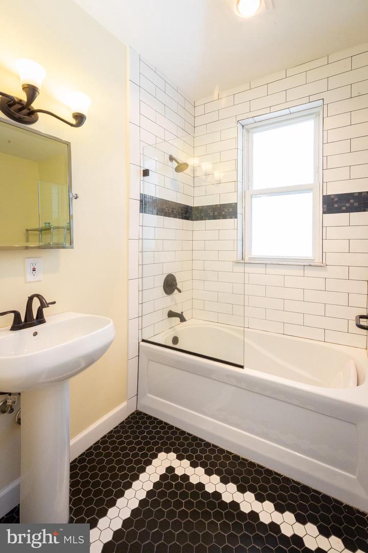 1365 OAK ST NW, WASHINGTON, District Of Columbia 20010, 4 Bedrooms Bedrooms, ,3 BathroomsBathrooms,Residential,For sale,1365 OAK ST NW,DCDC2196776 MLS # DCDC2196776