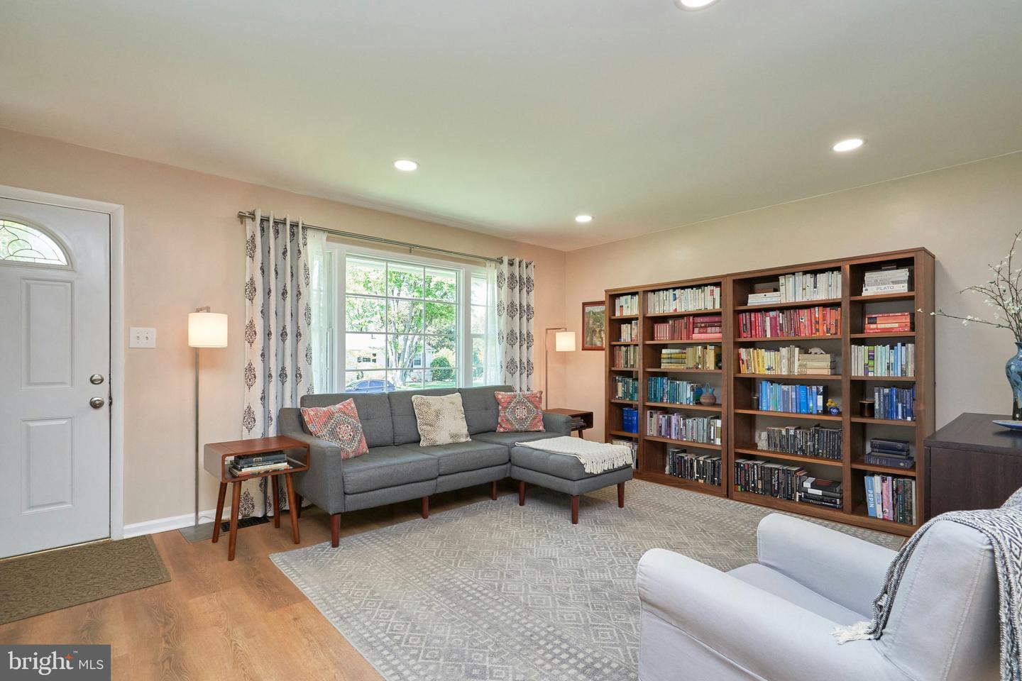 6519 HAYSTACK RD, ALEXANDRIA, Virginia 22310, 3 Bedrooms Bedrooms, ,2 BathroomsBathrooms,Residential,For sale,6519 HAYSTACK RD,VAFX2235958 MLS # VAFX2235958