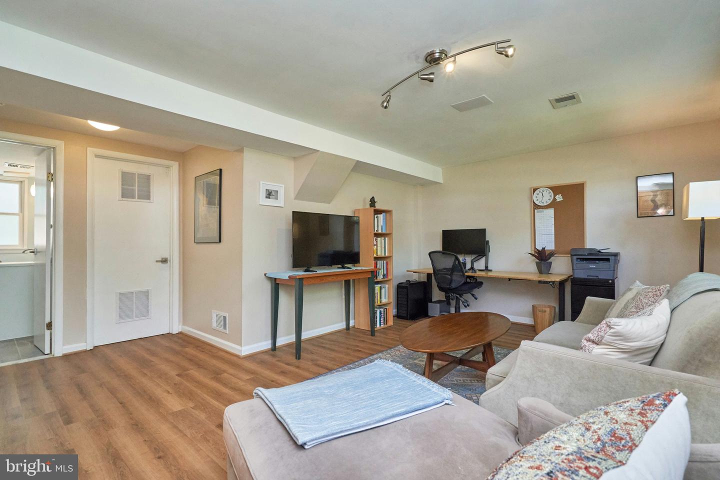 6519 HAYSTACK RD, ALEXANDRIA, Virginia 22310, 3 Bedrooms Bedrooms, ,2 BathroomsBathrooms,Residential,For sale,6519 HAYSTACK RD,VAFX2235958 MLS # VAFX2235958