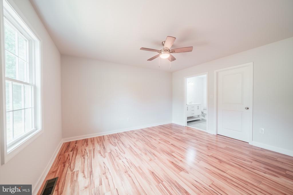 33 BARRINGTON DR, STANARDSVILLE, Virginia 22973, 3 Bedrooms Bedrooms, ,2 BathroomsBathrooms,Residential,33 BARRINGTON DR,VAGR2000716 MLS # VAGR2000716