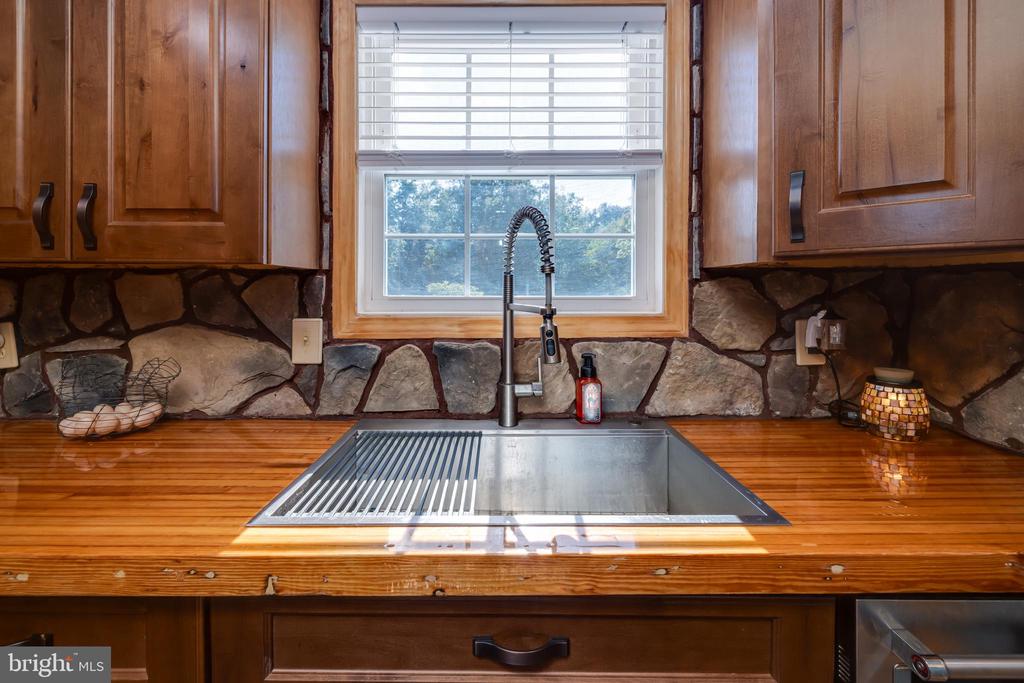 528 ELLIS DR, LURAY, Virginia 22835, 3 Bedrooms Bedrooms, ,3 BathroomsBathrooms,Residential,528 ELLIS DR,VAPA2004896 MLS # VAPA2004896