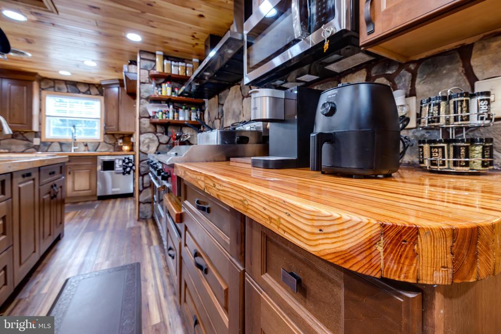 528 ELLIS DR, LURAY, Virginia 22835, 3 Bedrooms Bedrooms, ,3 BathroomsBathrooms,Residential,528 ELLIS DR,VAPA2004896 MLS # VAPA2004896