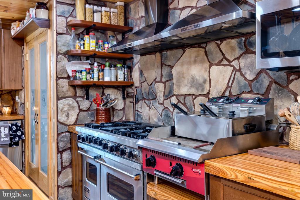 528 ELLIS DR, LURAY, Virginia 22835, 3 Bedrooms Bedrooms, ,3 BathroomsBathrooms,Residential,528 ELLIS DR,VAPA2004896 MLS # VAPA2004896