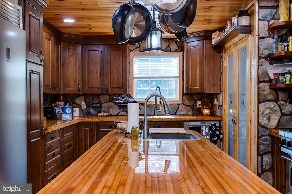 528 ELLIS DR, LURAY, Virginia 22835, 3 Bedrooms Bedrooms, ,3 BathroomsBathrooms,Residential,528 ELLIS DR,VAPA2004896 MLS # VAPA2004896