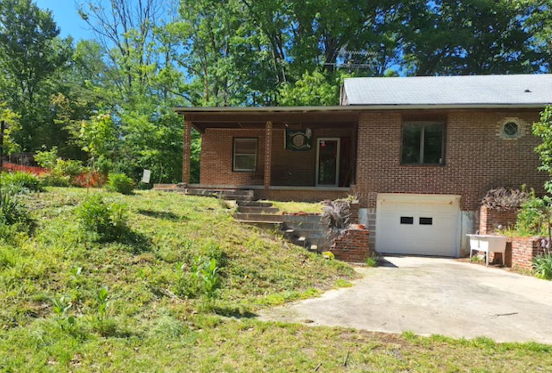 2219 HEWITT RD, SWOOPE, Virginia 24479, 3 Bedrooms Bedrooms, ,1 BathroomBathrooms,Residential,2219 HEWITT RD,659797 MLS # 659797