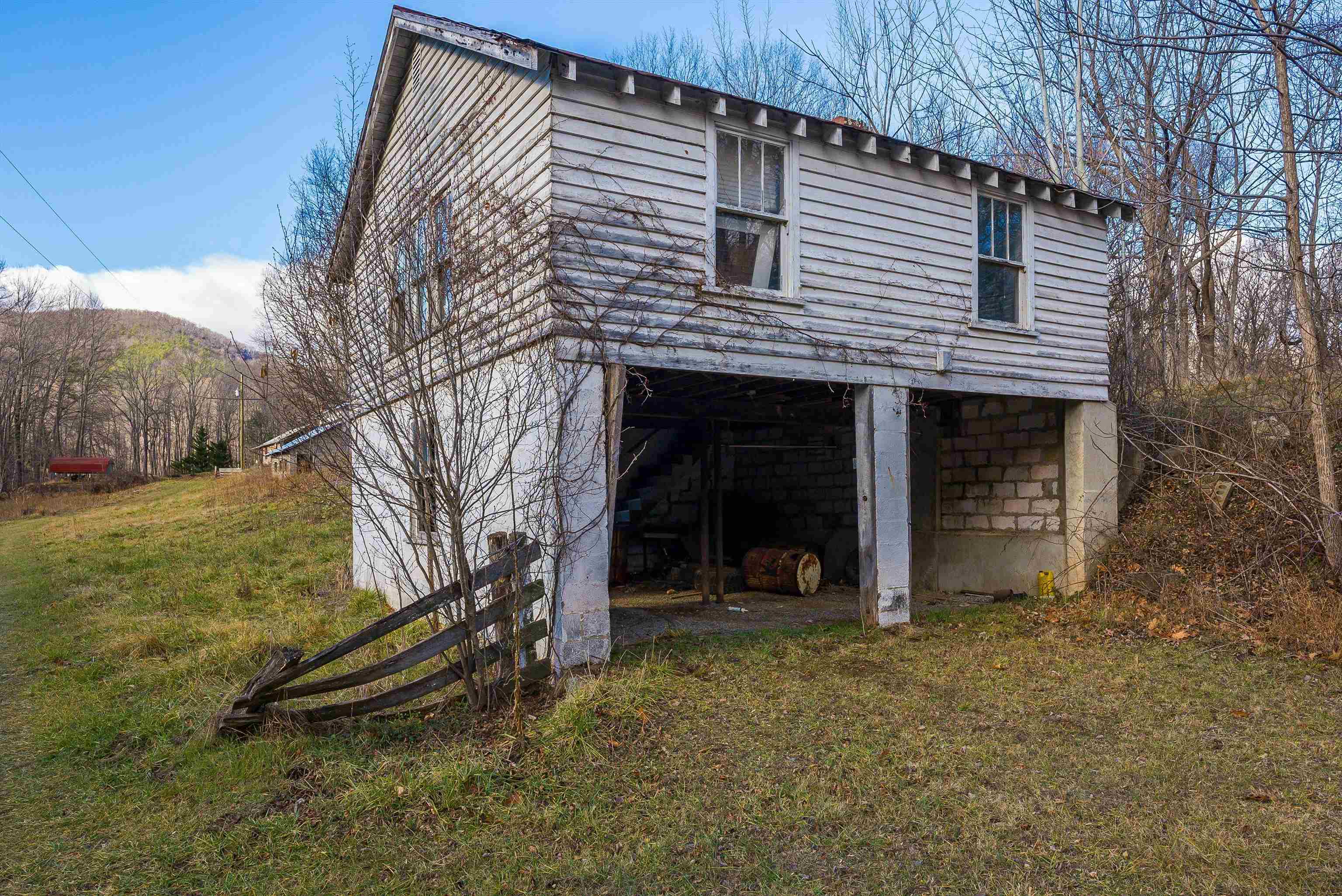 2219 HEWITT RD, SWOOPE, Virginia 24479, 3 Bedrooms Bedrooms, ,1 BathroomBathrooms,Residential,2219 HEWITT RD,659797 MLS # 659797