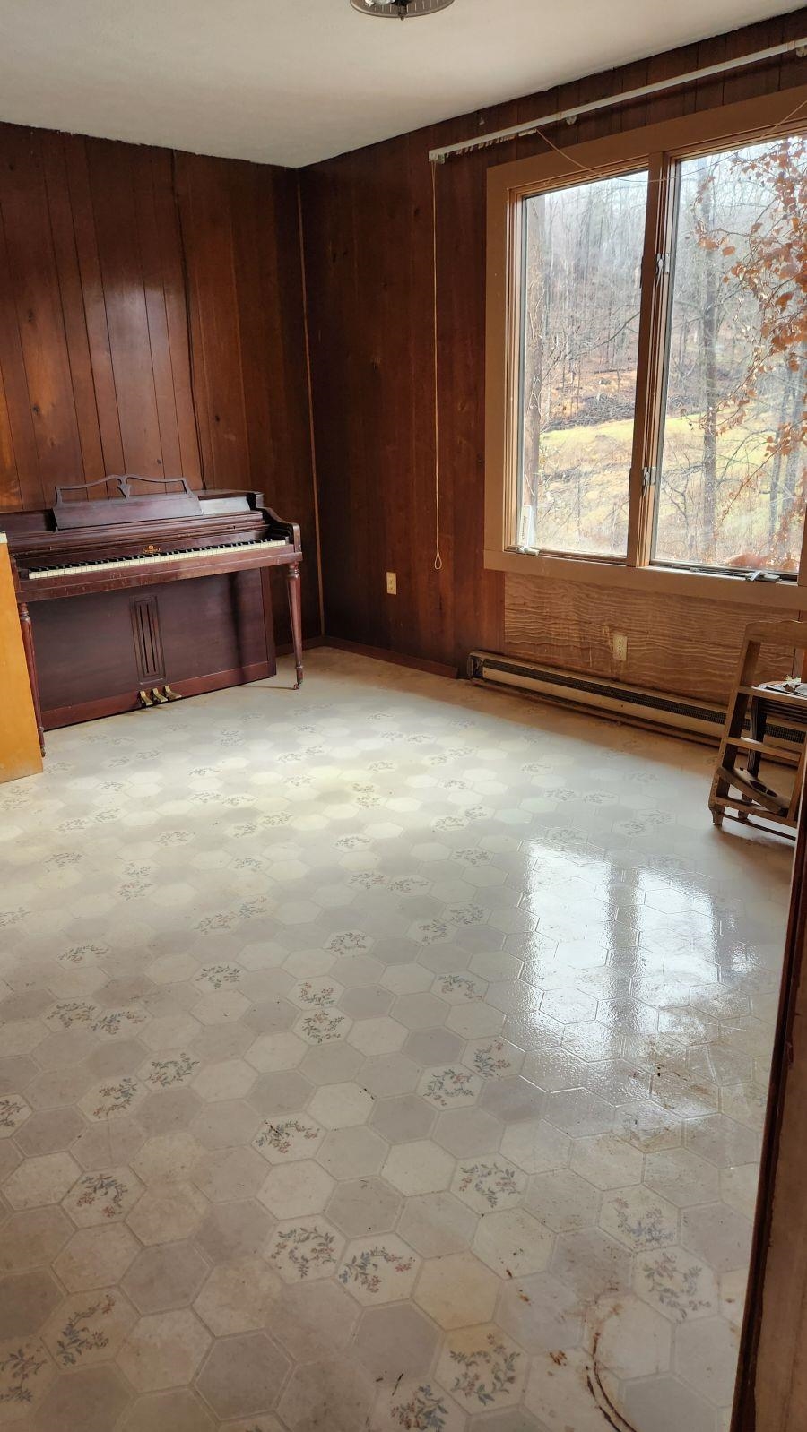 2219 HEWITT RD, SWOOPE, Virginia 24479, 3 Bedrooms Bedrooms, ,1 BathroomBathrooms,Residential,2219 HEWITT RD,659797 MLS # 659797