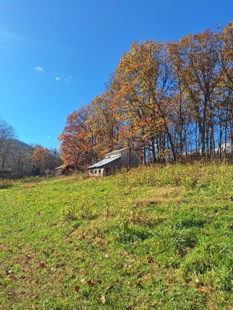 2219 HEWITT RD, SWOOPE, Virginia 24479, 3 Bedrooms Bedrooms, ,1 BathroomBathrooms,Residential,2219 HEWITT RD,659797 MLS # 659797