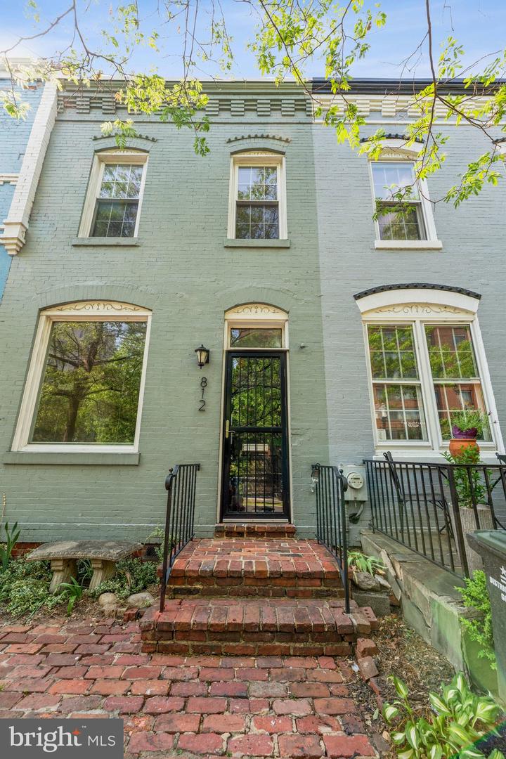 812 NEW HAMPSHIRE AVE NW, WASHINGTON, District Of Columbia 20037, 2 Bedrooms Bedrooms, ,1 BathroomBathrooms,Residential,For sale,812 NEW HAMPSHIRE AVE NW,DCDC2197080 MLS # DCDC2197080