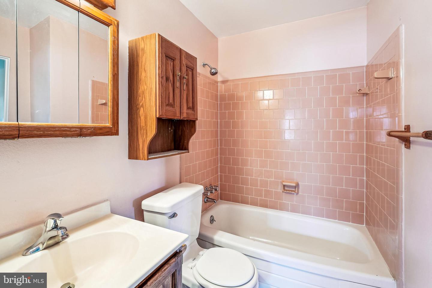 609 S DOGWOOD ST, STERLING, Virginia 20164, 3 Bedrooms Bedrooms, ,2 BathroomsBathrooms,Residential,For sale,609 S DOGWOOD ST,VALO2094674 MLS # VALO2094674