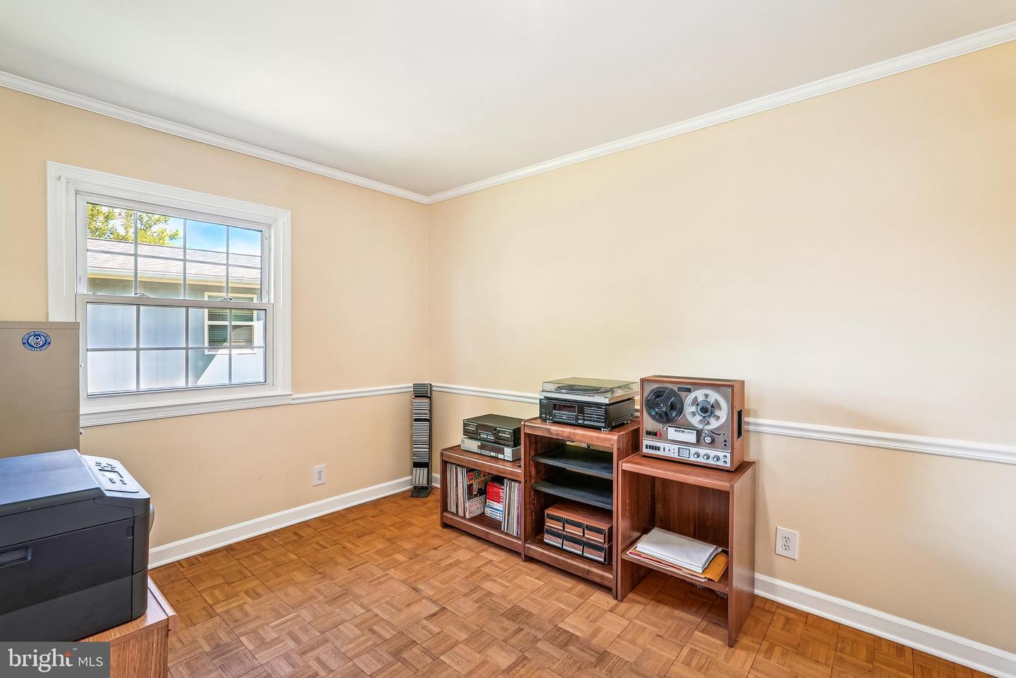 609 S DOGWOOD ST, STERLING, Virginia 20164, 3 Bedrooms Bedrooms, ,2 BathroomsBathrooms,Residential,For sale,609 S DOGWOOD ST,VALO2094674 MLS # VALO2094674