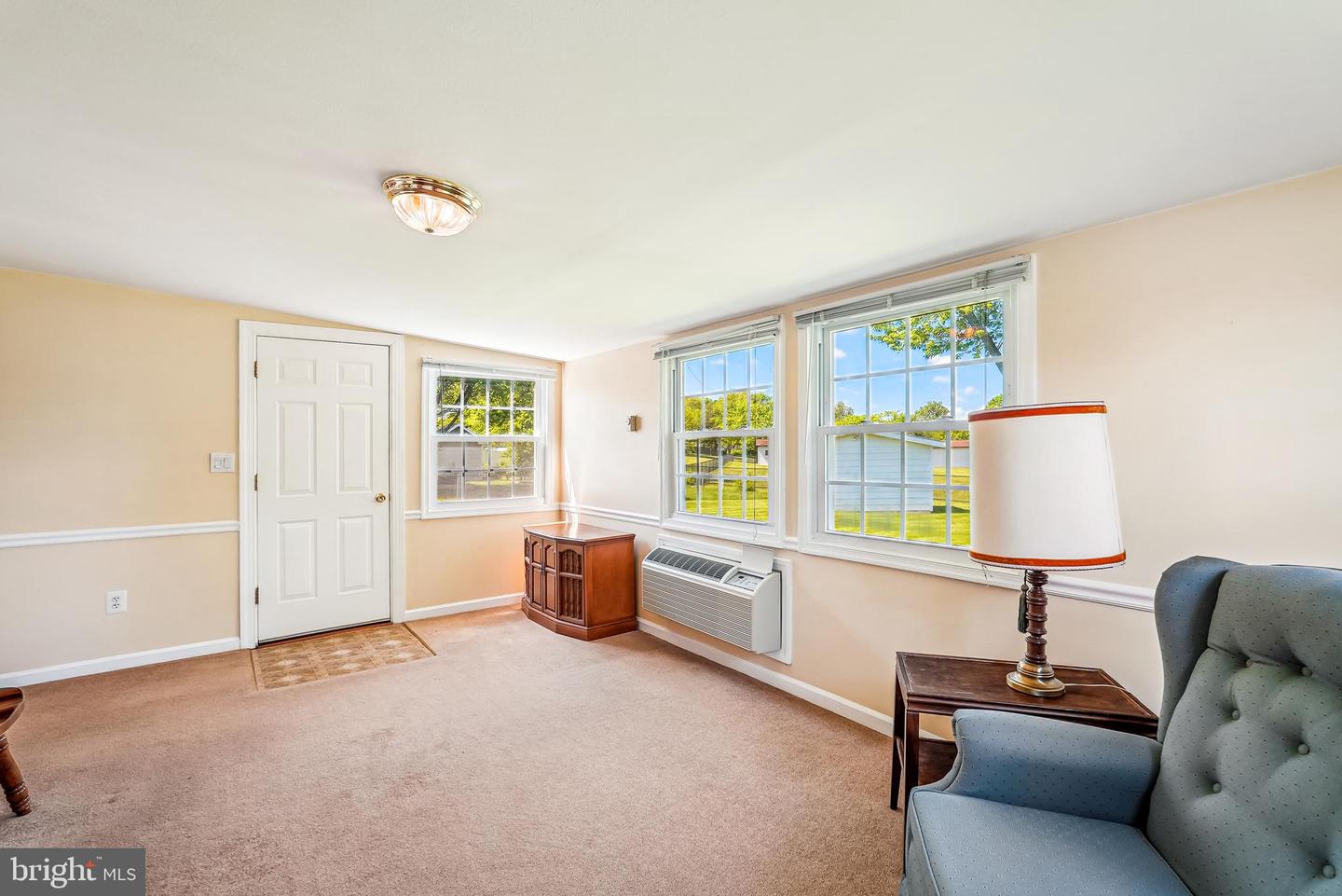 609 S DOGWOOD ST, STERLING, Virginia 20164, 3 Bedrooms Bedrooms, ,2 BathroomsBathrooms,Residential,For sale,609 S DOGWOOD ST,VALO2094674 MLS # VALO2094674