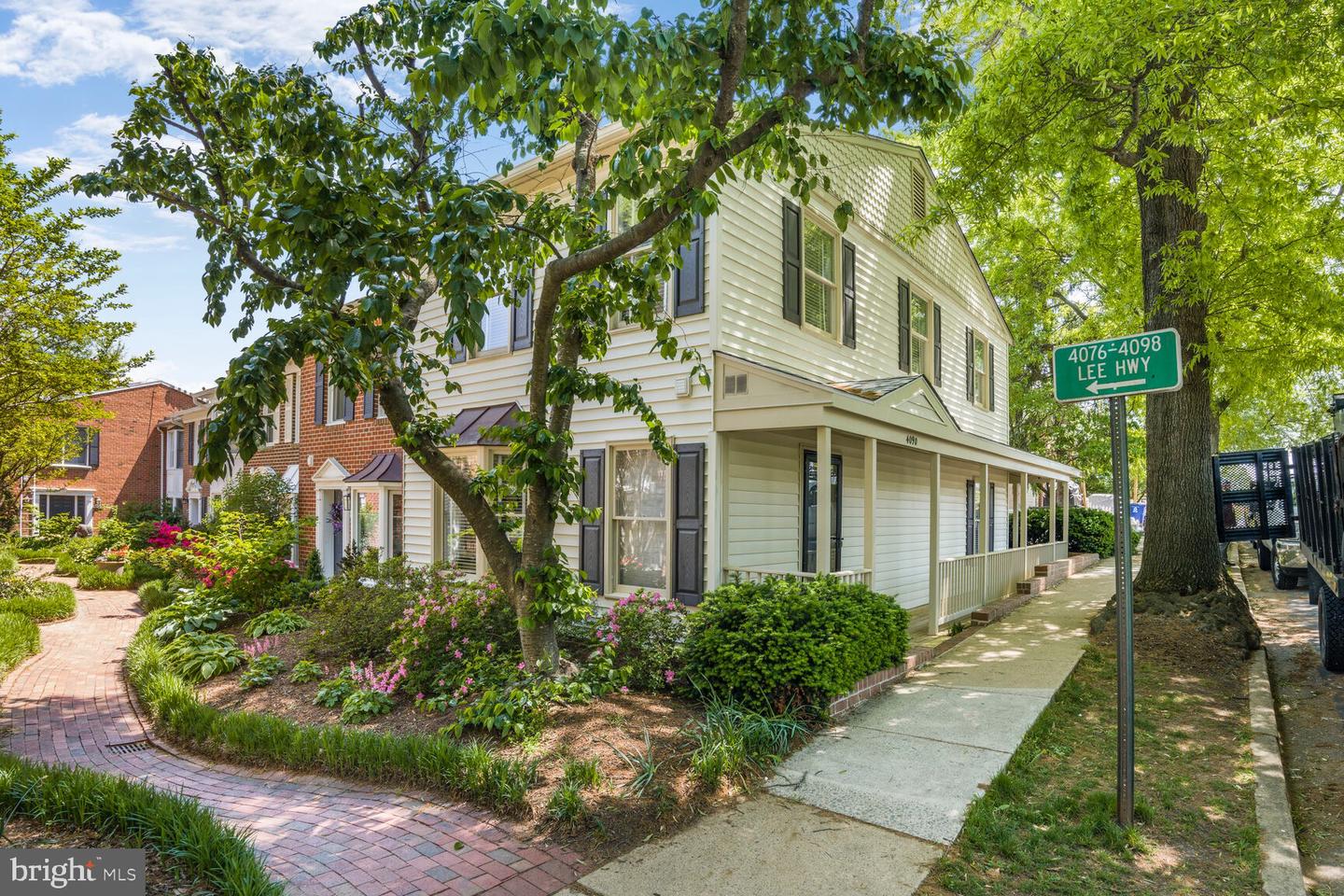 4090 CHERRY HILL RD, ARLINGTON, Virginia 22207, 2 Bedrooms Bedrooms, ,2 BathroomsBathrooms,Residential,For sale,4090 CHERRY HILL RD,VAAR2056530 MLS # VAAR2056530