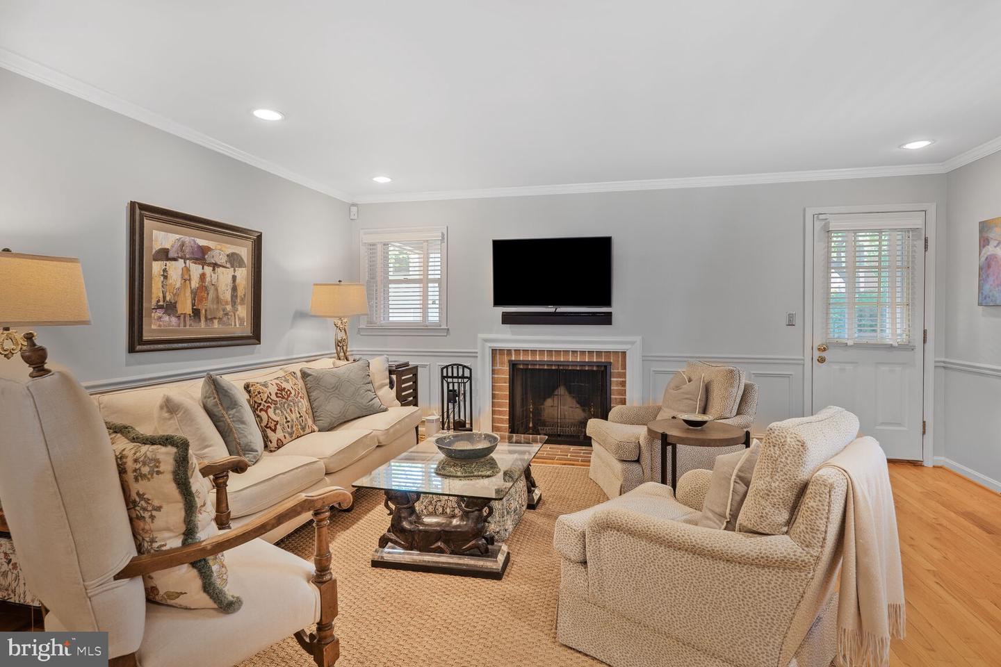 4090 CHERRY HILL RD, ARLINGTON, Virginia 22207, 2 Bedrooms Bedrooms, ,2 BathroomsBathrooms,Residential,For sale,4090 CHERRY HILL RD,VAAR2056530 MLS # VAAR2056530