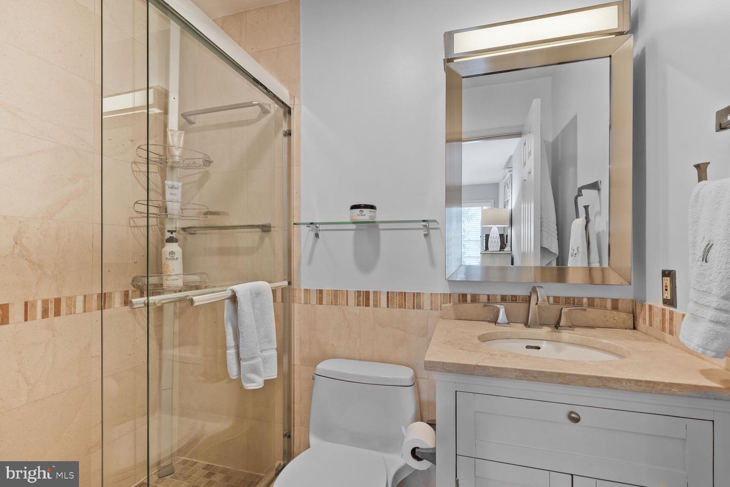 4090 CHERRY HILL RD, ARLINGTON, Virginia 22207, 2 Bedrooms Bedrooms, ,2 BathroomsBathrooms,Residential,For sale,4090 CHERRY HILL RD,VAAR2056530 MLS # VAAR2056530