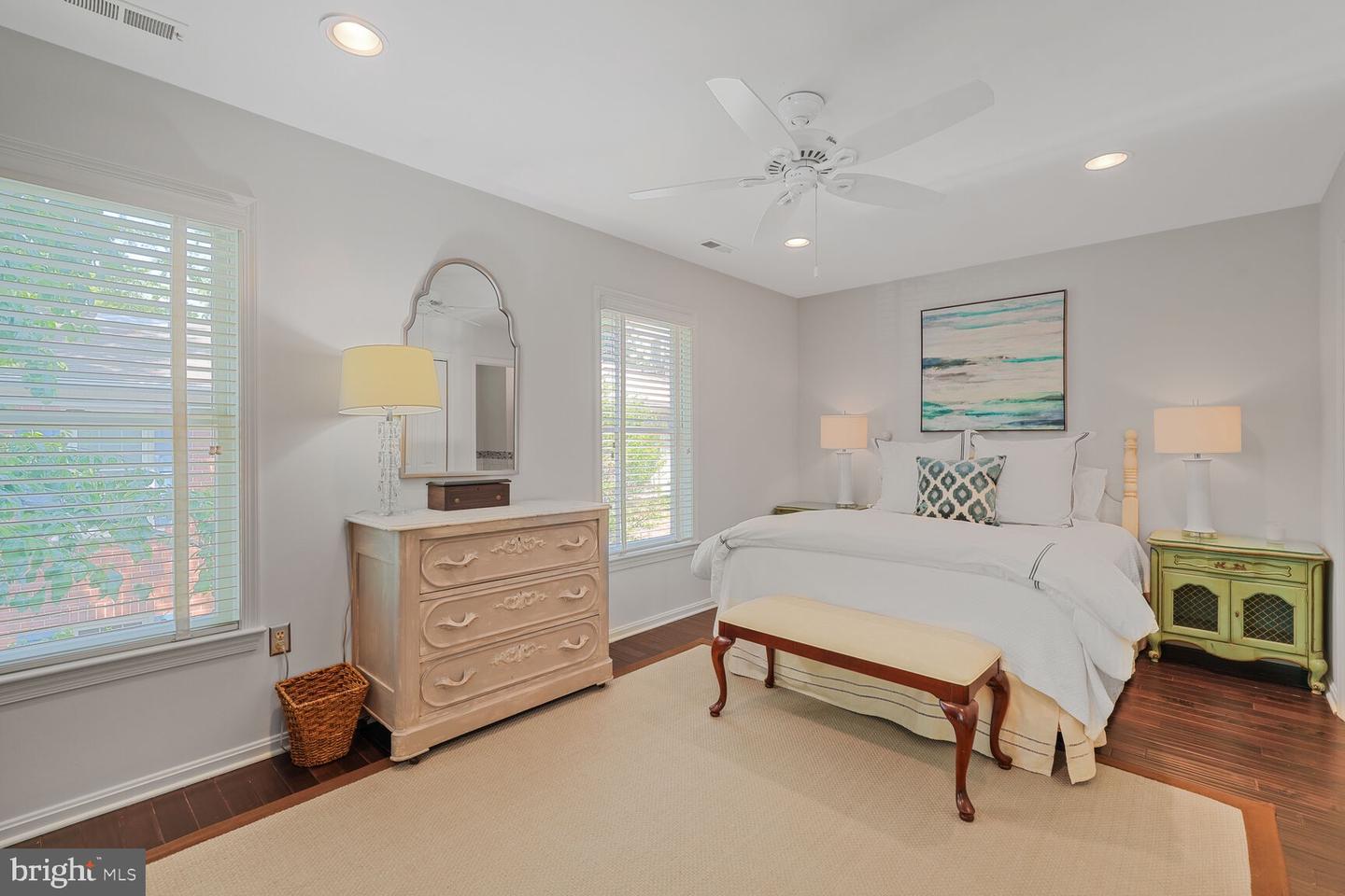 4090 CHERRY HILL RD, ARLINGTON, Virginia 22207, 2 Bedrooms Bedrooms, ,2 BathroomsBathrooms,Residential,For sale,4090 CHERRY HILL RD,VAAR2056530 MLS # VAAR2056530
