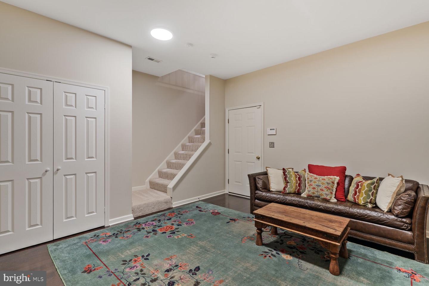 4090 CHERRY HILL RD, ARLINGTON, Virginia 22207, 2 Bedrooms Bedrooms, ,2 BathroomsBathrooms,Residential,For sale,4090 CHERRY HILL RD,VAAR2056530 MLS # VAAR2056530