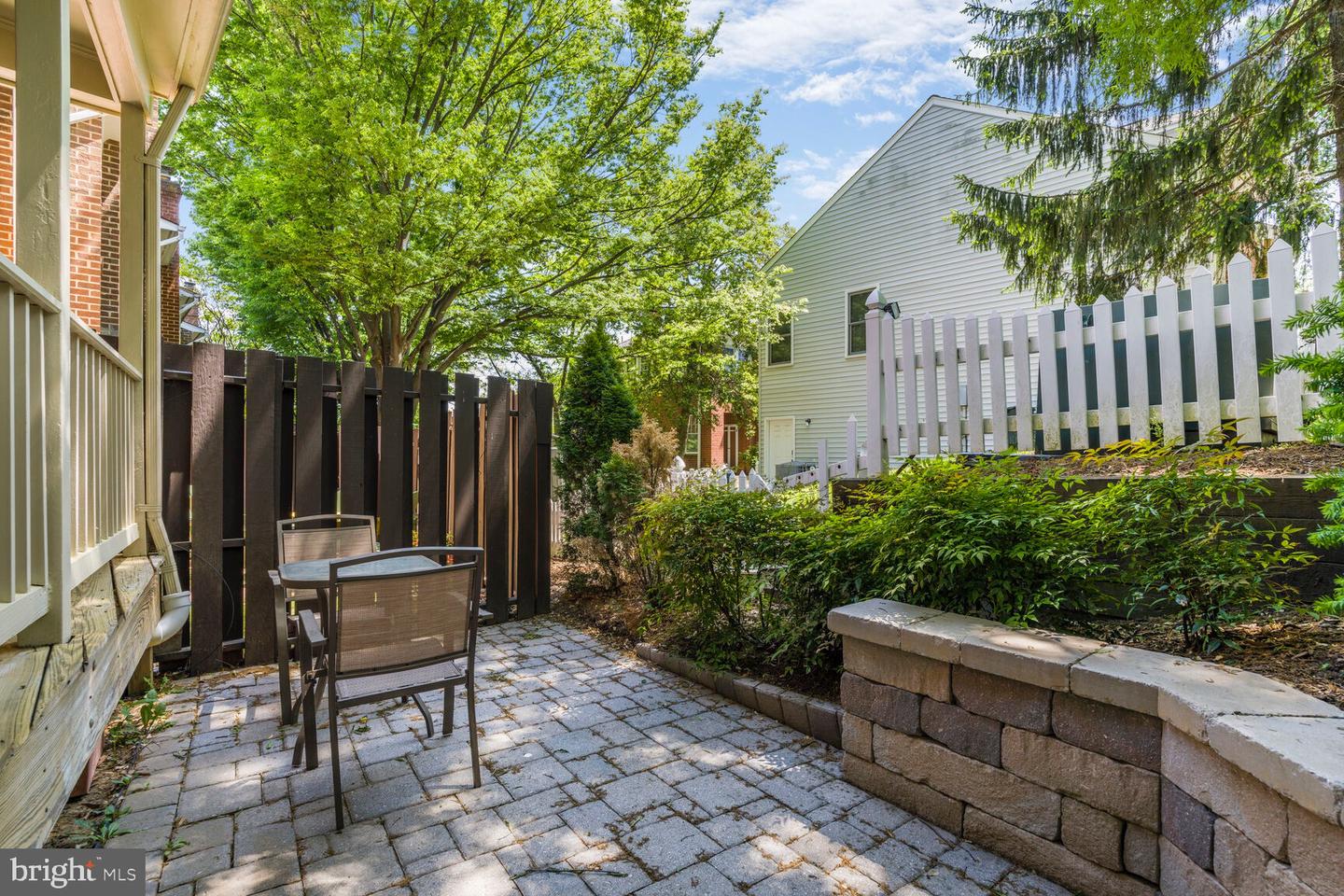 4090 CHERRY HILL RD, ARLINGTON, Virginia 22207, 2 Bedrooms Bedrooms, ,2 BathroomsBathrooms,Residential,For sale,4090 CHERRY HILL RD,VAAR2056530 MLS # VAAR2056530