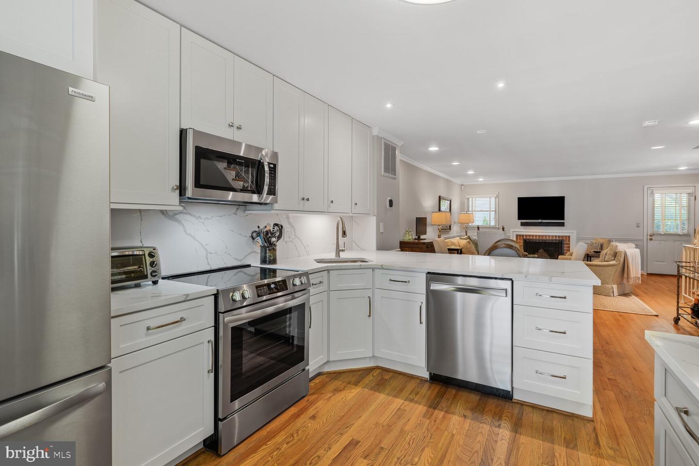 4090 CHERRY HILL RD, ARLINGTON, Virginia 22207, 2 Bedrooms Bedrooms, ,2 BathroomsBathrooms,Residential,For sale,4090 CHERRY HILL RD,VAAR2056530 MLS # VAAR2056530