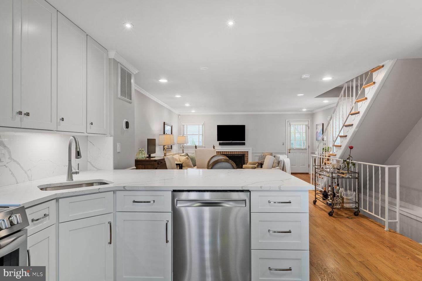 4090 CHERRY HILL RD, ARLINGTON, Virginia 22207, 2 Bedrooms Bedrooms, ,2 BathroomsBathrooms,Residential,For sale,4090 CHERRY HILL RD,VAAR2056530 MLS # VAAR2056530