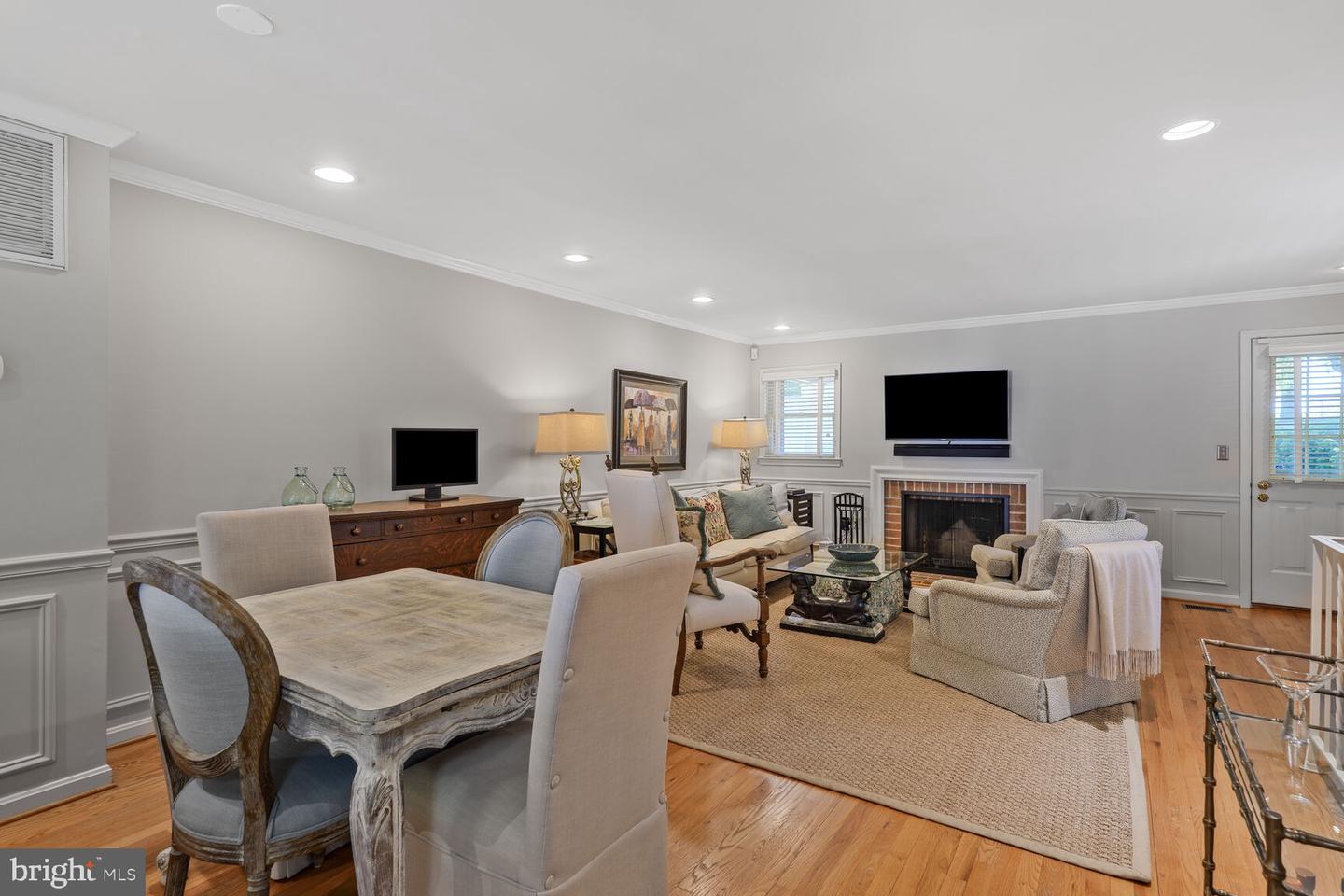 4090 CHERRY HILL RD, ARLINGTON, Virginia 22207, 2 Bedrooms Bedrooms, ,2 BathroomsBathrooms,Residential,For sale,4090 CHERRY HILL RD,VAAR2056530 MLS # VAAR2056530