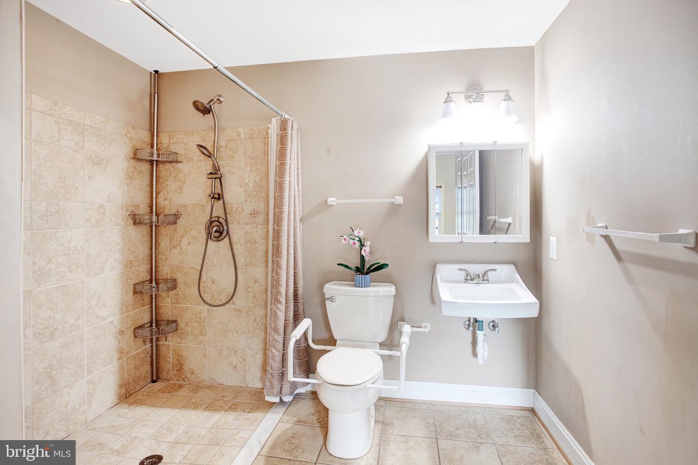 9618 CLOVER HILL RD, MANASSAS, Virginia 20110, 4 Bedrooms Bedrooms, ,4 BathroomsBathrooms,Residential,For sale,9618 CLOVER HILL RD,VAMN2008194 MLS # VAMN2008194