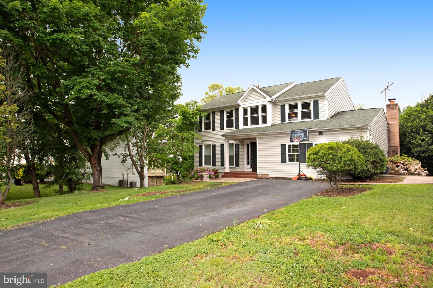 9618 CLOVER HILL RD, MANASSAS, Virginia 20110, 4 Bedrooms Bedrooms, ,4 BathroomsBathrooms,Residential,For sale,9618 CLOVER HILL RD,VAMN2008194 MLS # VAMN2008194