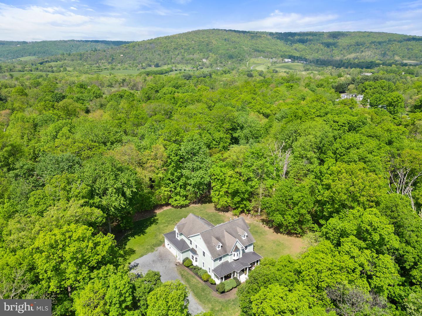 19935 FOGGY BOTTOM RD, BLUEMONT, Virginia 20135, 4 Bedrooms Bedrooms, ,3 BathroomsBathrooms,Residential,For sale,19935 FOGGY BOTTOM RD,VALO2094640 MLS # VALO2094640