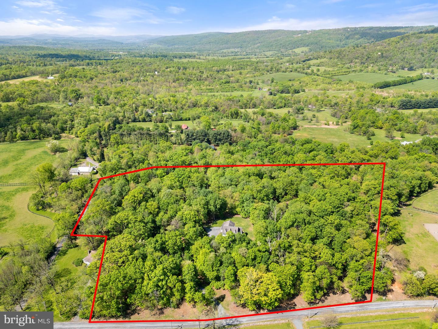 19935 FOGGY BOTTOM RD, BLUEMONT, Virginia 20135, 4 Bedrooms Bedrooms, ,3 BathroomsBathrooms,Residential,For sale,19935 FOGGY BOTTOM RD,VALO2094640 MLS # VALO2094640