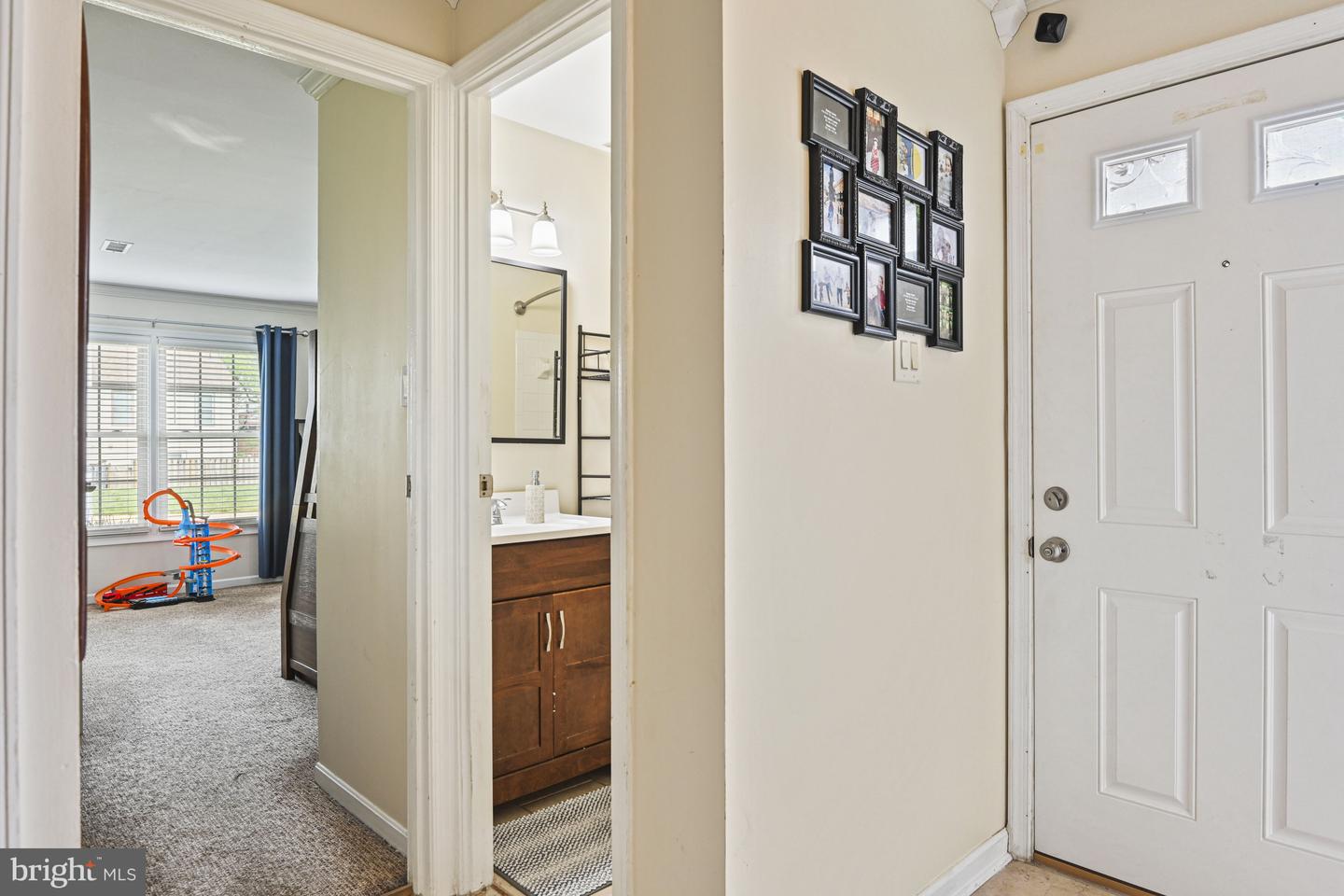 10519 STONINGTON LN, MANASSAS, Virginia 20109, 2 Bedrooms Bedrooms, ,2 BathroomsBathrooms,Residential,For sale,10519 STONINGTON LN,VAPW2092776 MLS # VAPW2092776