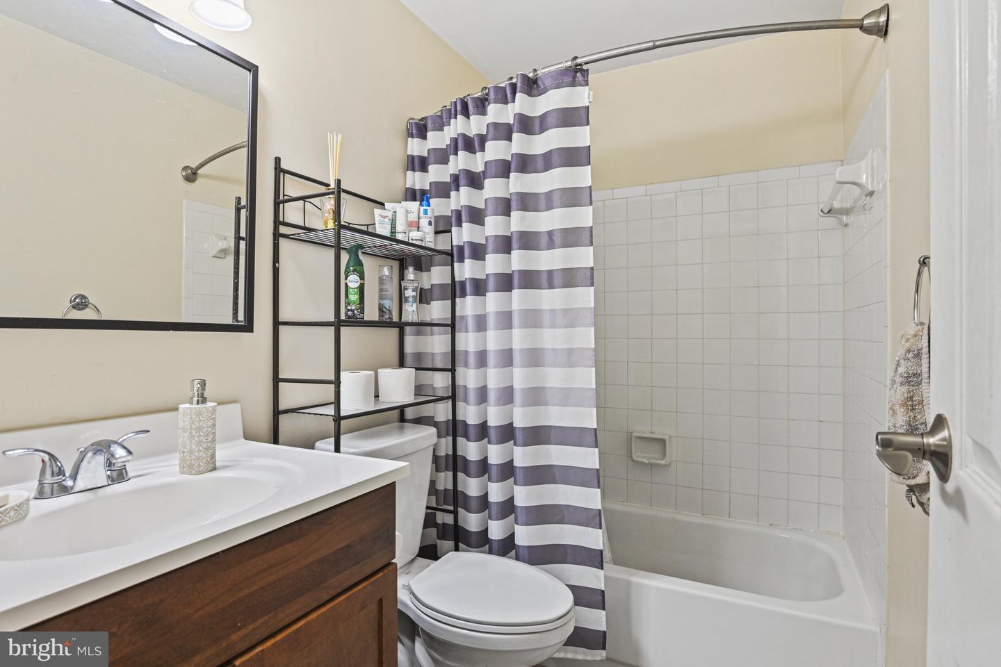 10519 STONINGTON LN, MANASSAS, Virginia 20109, 2 Bedrooms Bedrooms, ,2 BathroomsBathrooms,Residential,For sale,10519 STONINGTON LN,VAPW2092776 MLS # VAPW2092776