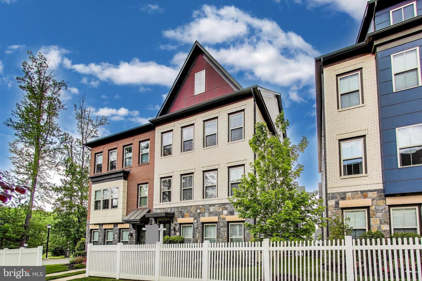 6103 OLIVET DR, ALEXANDRIA, Virginia 22315, 3 Bedrooms Bedrooms, ,2 BathroomsBathrooms,Residential,For sale,6103 OLIVET DR,VAFX2236324 MLS # VAFX2236324