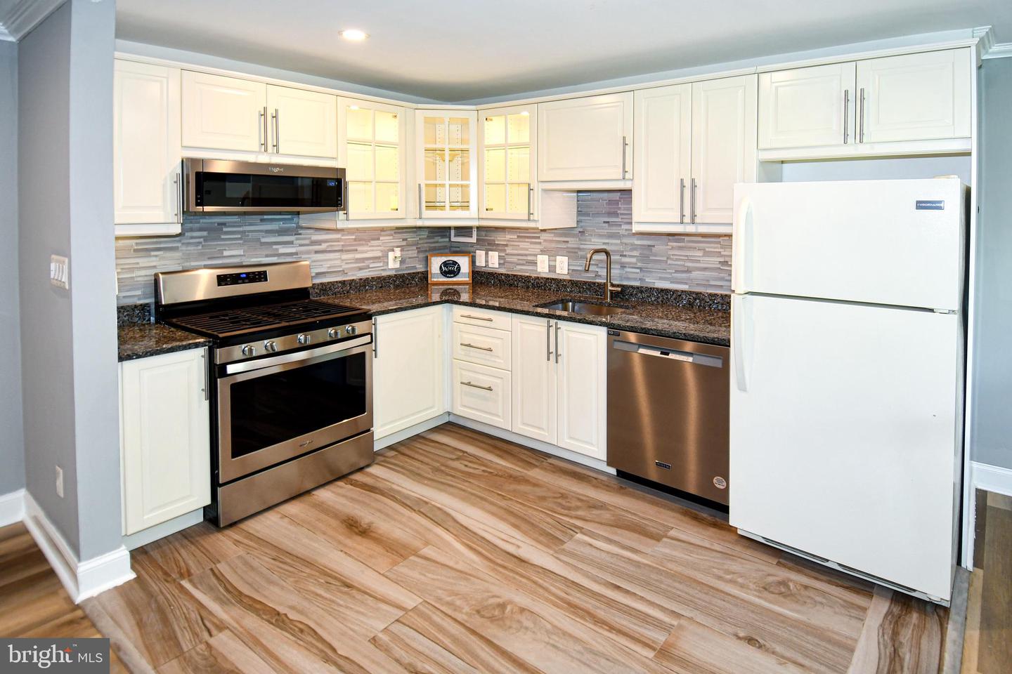 6137 LEESBURG PIKE #101, FALLS CHURCH, Virginia 22041, 1 Bedroom Bedrooms, 2 Rooms Rooms,1 BathroomBathrooms,Residential,For sale,6137 LEESBURG PIKE #101,VAFX2236338 MLS # VAFX2236338