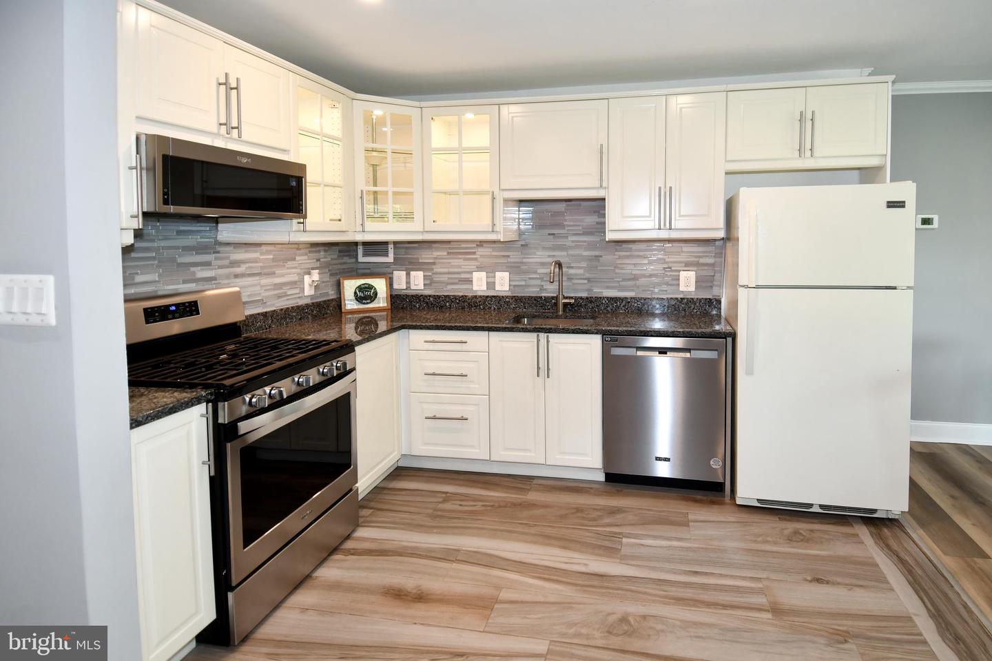 6137 LEESBURG PIKE #101, FALLS CHURCH, Virginia 22041, 1 Bedroom Bedrooms, 2 Rooms Rooms,1 BathroomBathrooms,Residential,For sale,6137 LEESBURG PIKE #101,VAFX2236338 MLS # VAFX2236338