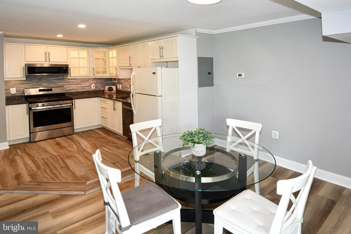 6137 LEESBURG PIKE #101, FALLS CHURCH, Virginia 22041, 1 Bedroom Bedrooms, 2 Rooms Rooms,1 BathroomBathrooms,Residential,For sale,6137 LEESBURG PIKE #101,VAFX2236338 MLS # VAFX2236338