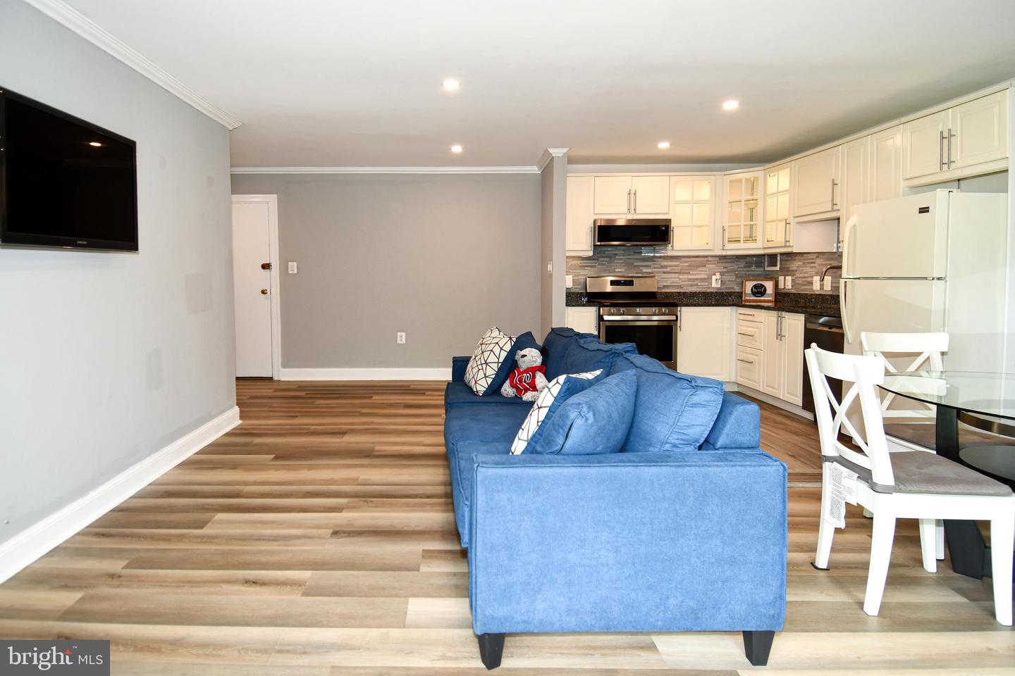 6137 LEESBURG PIKE #101, FALLS CHURCH, Virginia 22041, 1 Bedroom Bedrooms, 2 Rooms Rooms,1 BathroomBathrooms,Residential,For sale,6137 LEESBURG PIKE #101,VAFX2236338 MLS # VAFX2236338