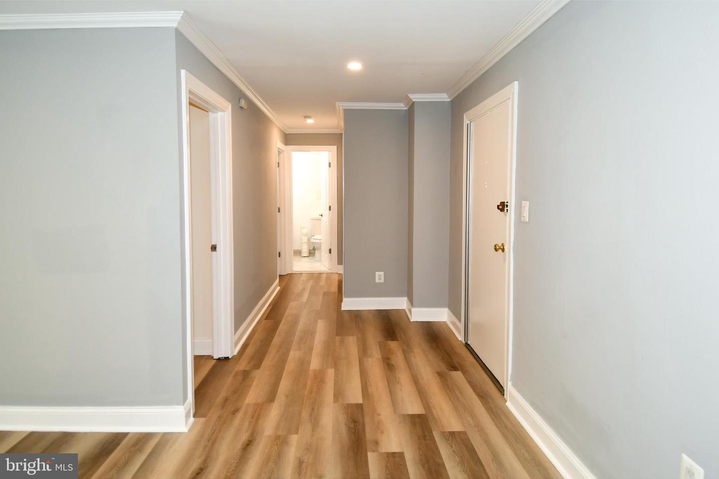 6137 LEESBURG PIKE #101, FALLS CHURCH, Virginia 22041, 1 Bedroom Bedrooms, 2 Rooms Rooms,1 BathroomBathrooms,Residential,For sale,6137 LEESBURG PIKE #101,VAFX2236338 MLS # VAFX2236338