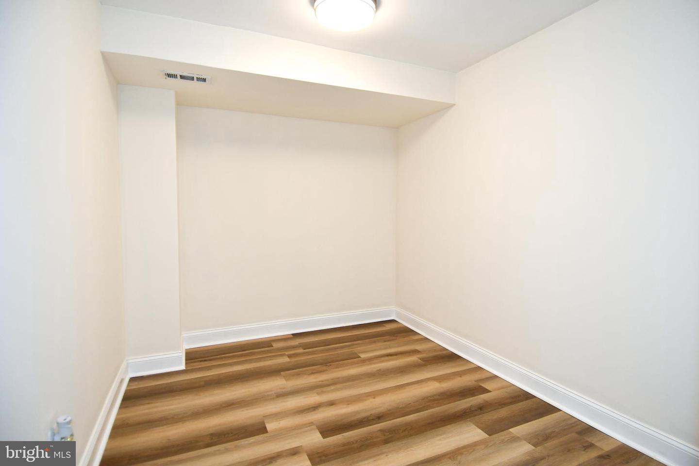 6137 LEESBURG PIKE #101, FALLS CHURCH, Virginia 22041, 1 Bedroom Bedrooms, 2 Rooms Rooms,1 BathroomBathrooms,Residential,For sale,6137 LEESBURG PIKE #101,VAFX2236338 MLS # VAFX2236338