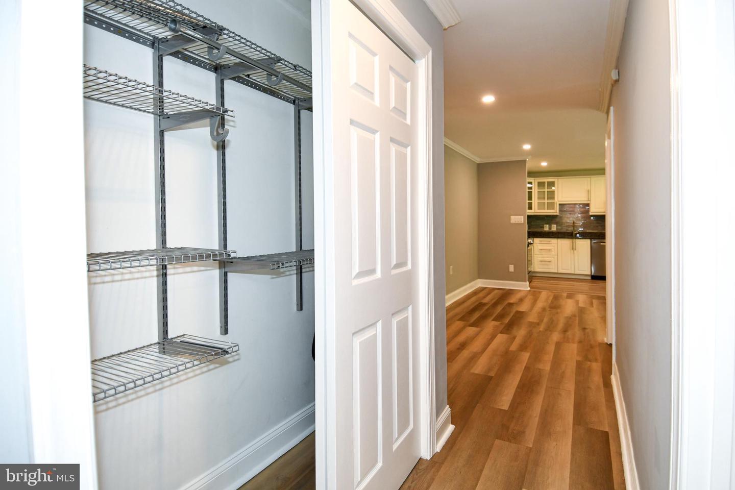 6137 LEESBURG PIKE #101, FALLS CHURCH, Virginia 22041, 1 Bedroom Bedrooms, 2 Rooms Rooms,1 BathroomBathrooms,Residential,For sale,6137 LEESBURG PIKE #101,VAFX2236338 MLS # VAFX2236338