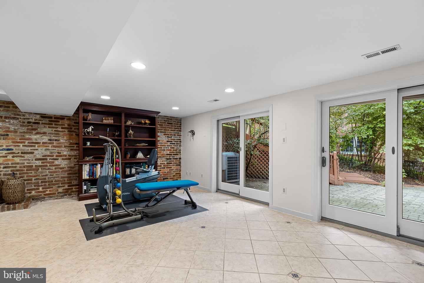 3440 MANSFIELD RD, FALLS CHURCH, Virginia 22041, 3 Bedrooms Bedrooms, ,3 BathroomsBathrooms,Residential,For sale,3440 MANSFIELD RD,VAFX2236264 MLS # VAFX2236264