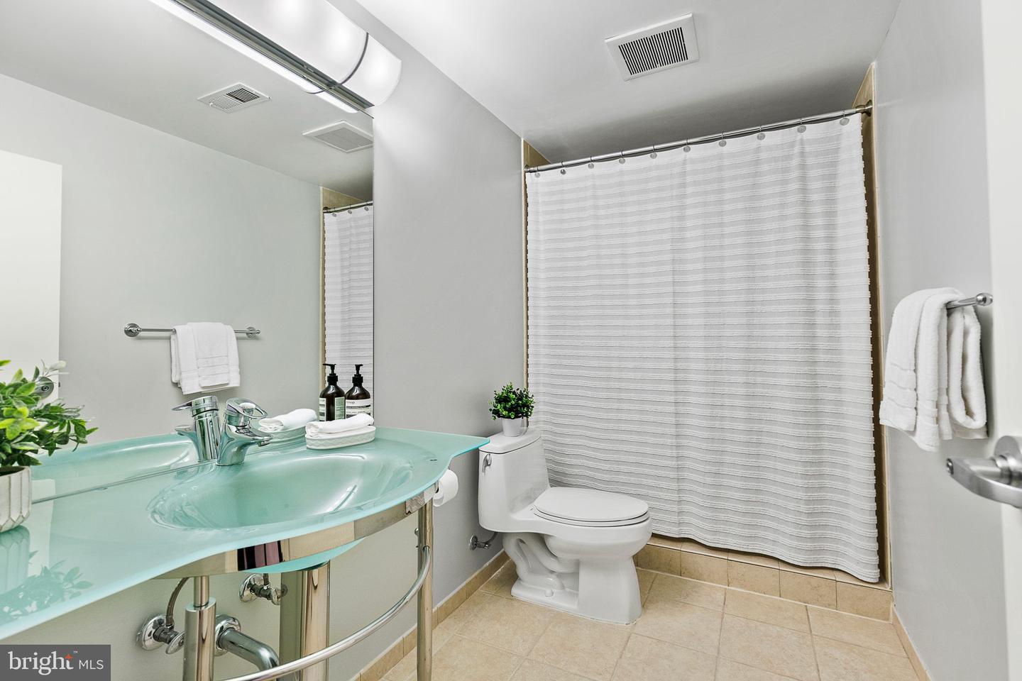 3440 MANSFIELD RD, FALLS CHURCH, Virginia 22041, 3 Bedrooms Bedrooms, ,3 BathroomsBathrooms,Residential,For sale,3440 MANSFIELD RD,VAFX2236264 MLS # VAFX2236264