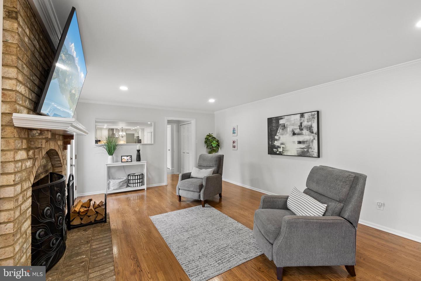 12314 VALLEY HIGH RD, HERNDON, Virginia 20170, 5 Bedrooms Bedrooms, ,2 BathroomsBathrooms,Residential,For sale,12314 VALLEY HIGH RD,VAFX2236436 MLS # VAFX2236436